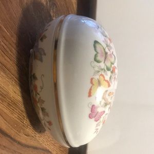 Vintage ! Avon 1974.  Porcelian decorated large egg with 22k gold trim. Perfect